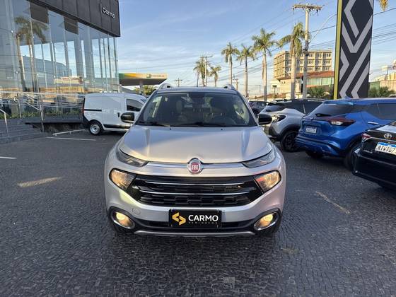 FIAT TORO 2.0 16V TURBO DIESEL VOLCANO 4WD AT9 FIAT TORO 2.0 16V TURBO DIESEL VOLCANO 4WD AT9